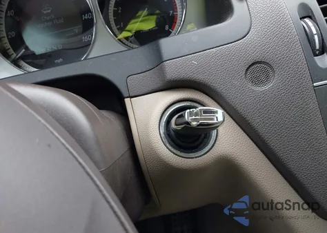 2011 Mercedes-Benz C 300 Luxury/Sport z USA, uszkodzony, nr VIN WDDGF5EB2BR168537